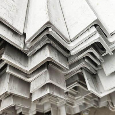 10x10Q235 เหล็กสแตนเลสมุมบาร์รีดร้อนสำหรับโครงสร้างทางวิศวกรรม