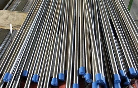 ท่อเหล็กกล้าไร้สนิม 304 กลม Ss304 โปแลนด์ ASTM JIS AISI DIN