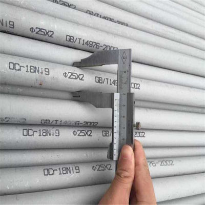 การก่อสร้าง ASTM A312 TP316L น้ำมันแก๊สท่อเหล็กรีดร้อนแบบไม่มีรอยต่อ